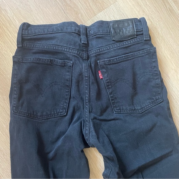 Levi’s Wedgie Straight Cropped Jeans - Picture 3 of 3